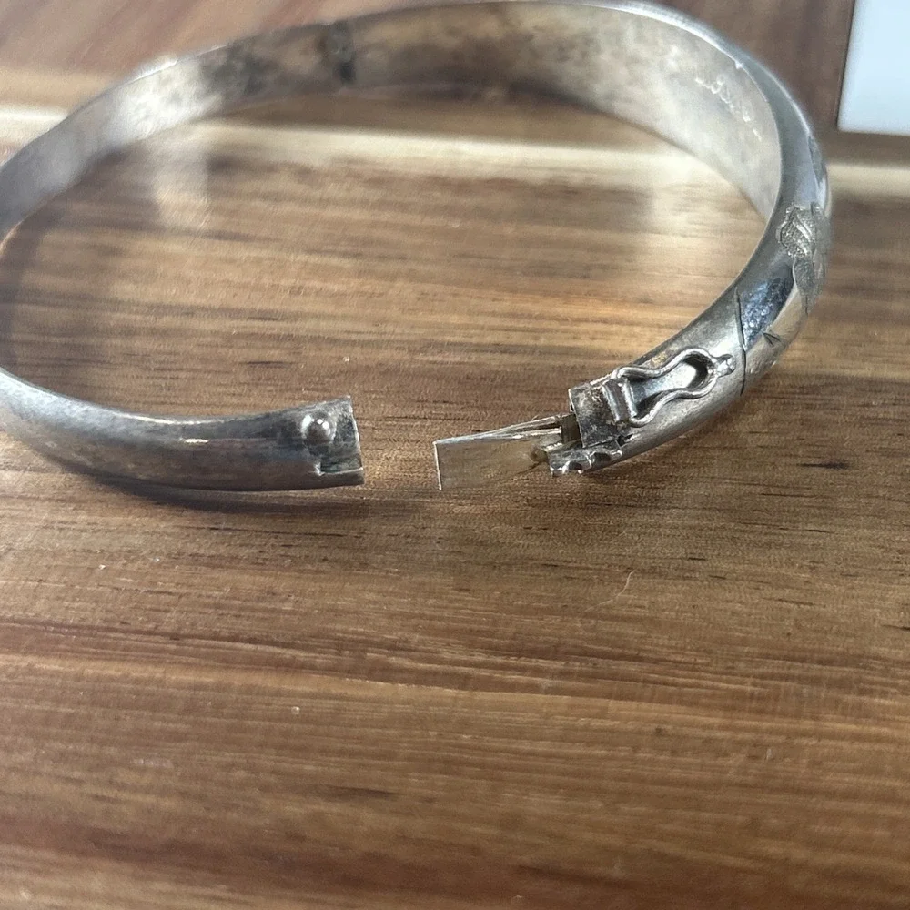 Vintage Thailand 925 Sterling Silver Etched Bangle Bracelet 7.5